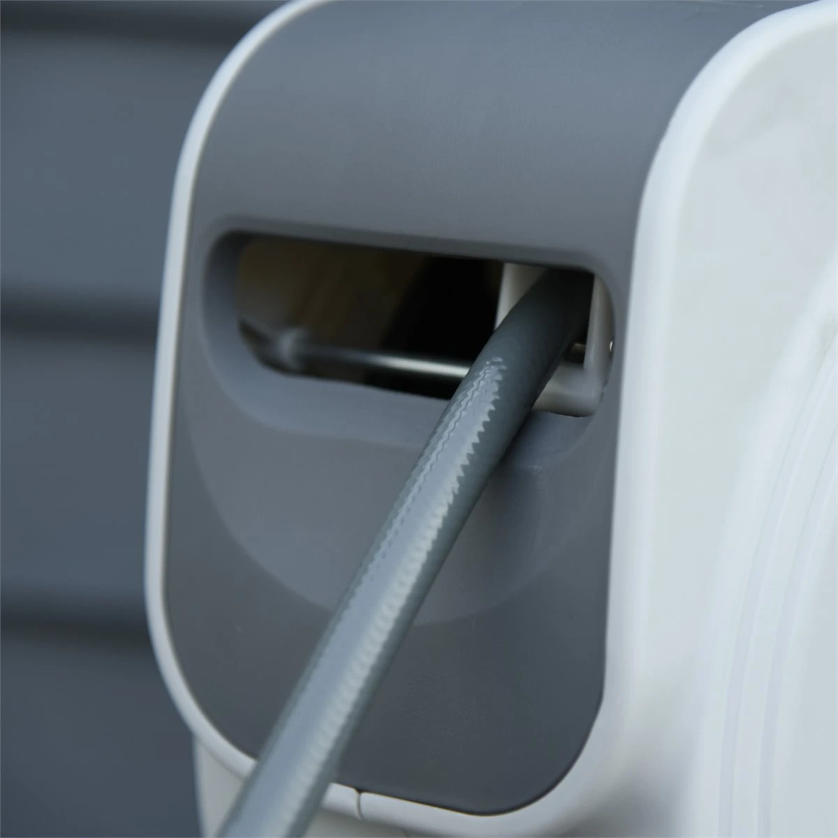 DURHAND Carrete De Manguera De Aire Comprimido Automático De 15 M Conector De 1/4'' BSP Con Soporte Para Pared Giratorio 180° Diámetro Interno 3/8'' (9,5x15 Mm) Gris 8 DURHAND Carrete De Manguera De Aire Comprimido Automático De 15 M Conector De 1/4'' BSP Con Soporte Para Pared Giratorio 180° Diámetro Interno 3/8'' (9,5x15 Mm) Gris - Imagen 8